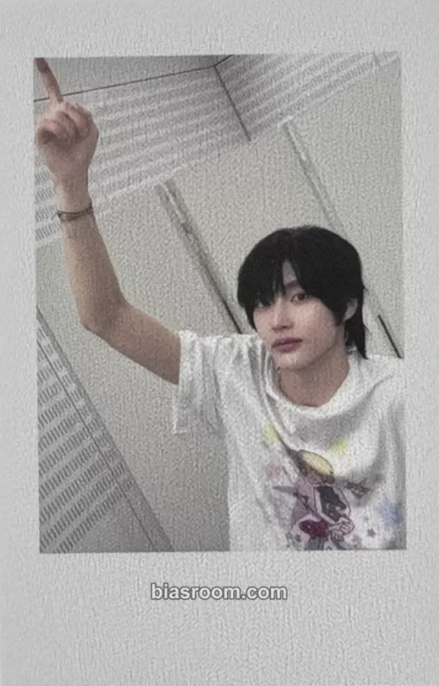 RIIZE - Wonbin - On The Sing Street Pop-up Event purchase benefit pop-up merch photocard random photocard