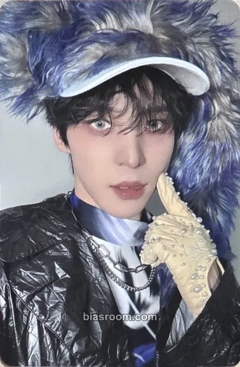 Yunho GOLDEN HOUR : Part.5 Photocard - ATEEZ - ATEEZ K-pop photocard