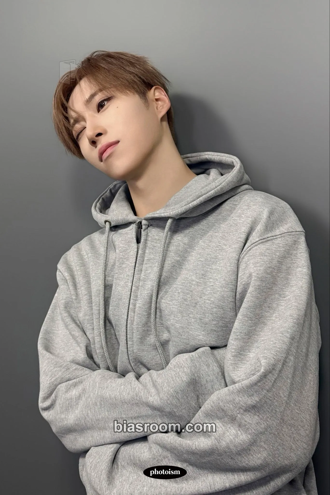 Arno PHOTOISM X ALPHADRIVEONE (후드 입고 나와) Photocard - ALPHA DRIVE ONE - ALPHA DRIVE ONE K-pop photocard