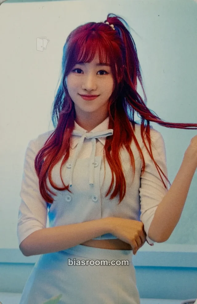 FAVORITE - Gaeul - Love Loves To Love Love Album album photocard version 2
