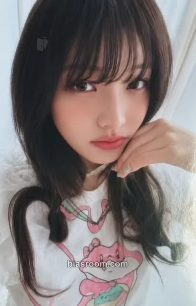 Iroha MAMIHLAPINATAPAI Photocard - ILLIT - ILLIT K-pop photocard