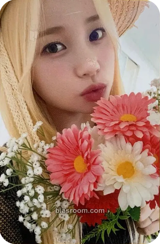 Jihan Bliss Photocard - Weeekly - Weeekly K-pop photocard
