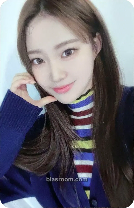 Zoa We Play Photocard - Weeekly - Weeekly K-pop photocard
