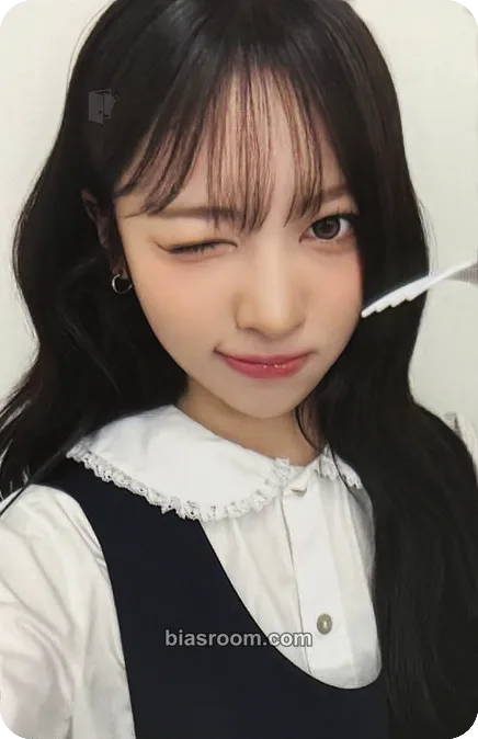 May Runaway Photocard - RESCENE - RESCENE K-pop photocard
