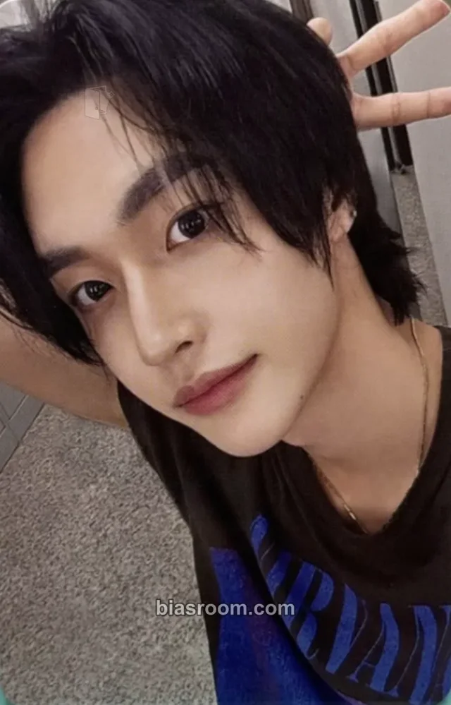 RIIZE - Wonbin - On The Sing Street Pop-up Event purchase benefit merch photocard pop-up offline random photocard