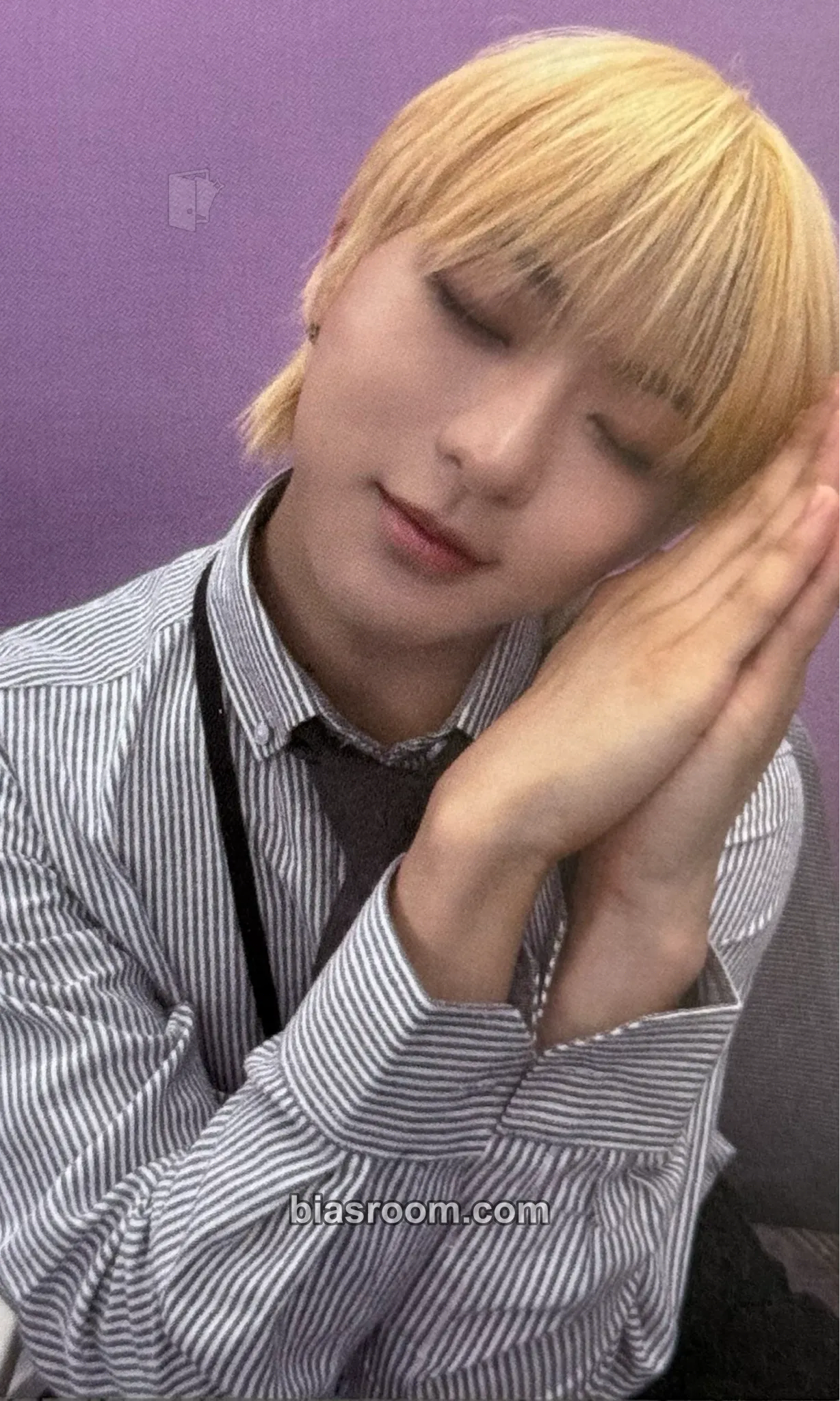 Miraku NouerA 2nd Fanmeeting 'Nova! It's Dangerous Outside The Covers!' Photocard - NouerA - NouerA K-pop photocard