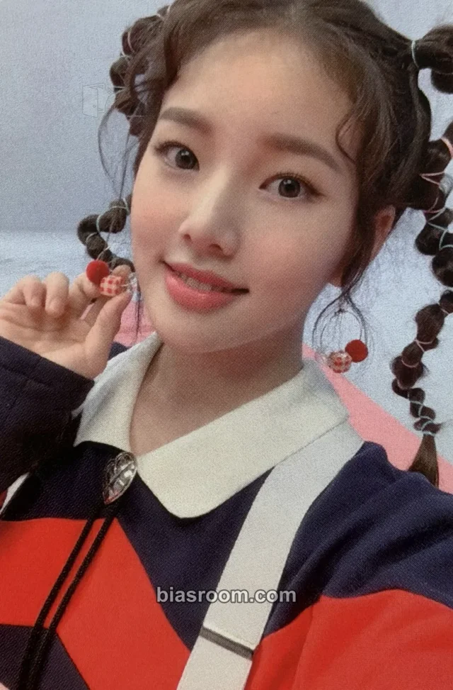 Weeekly - Soojin - We Can Album mymusictaste (mmt) pob (pre-order benefit)