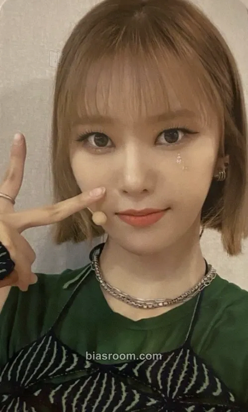 Monday Play Game : Awake Photocard - Weeekly - Weeekly K-pop photocard