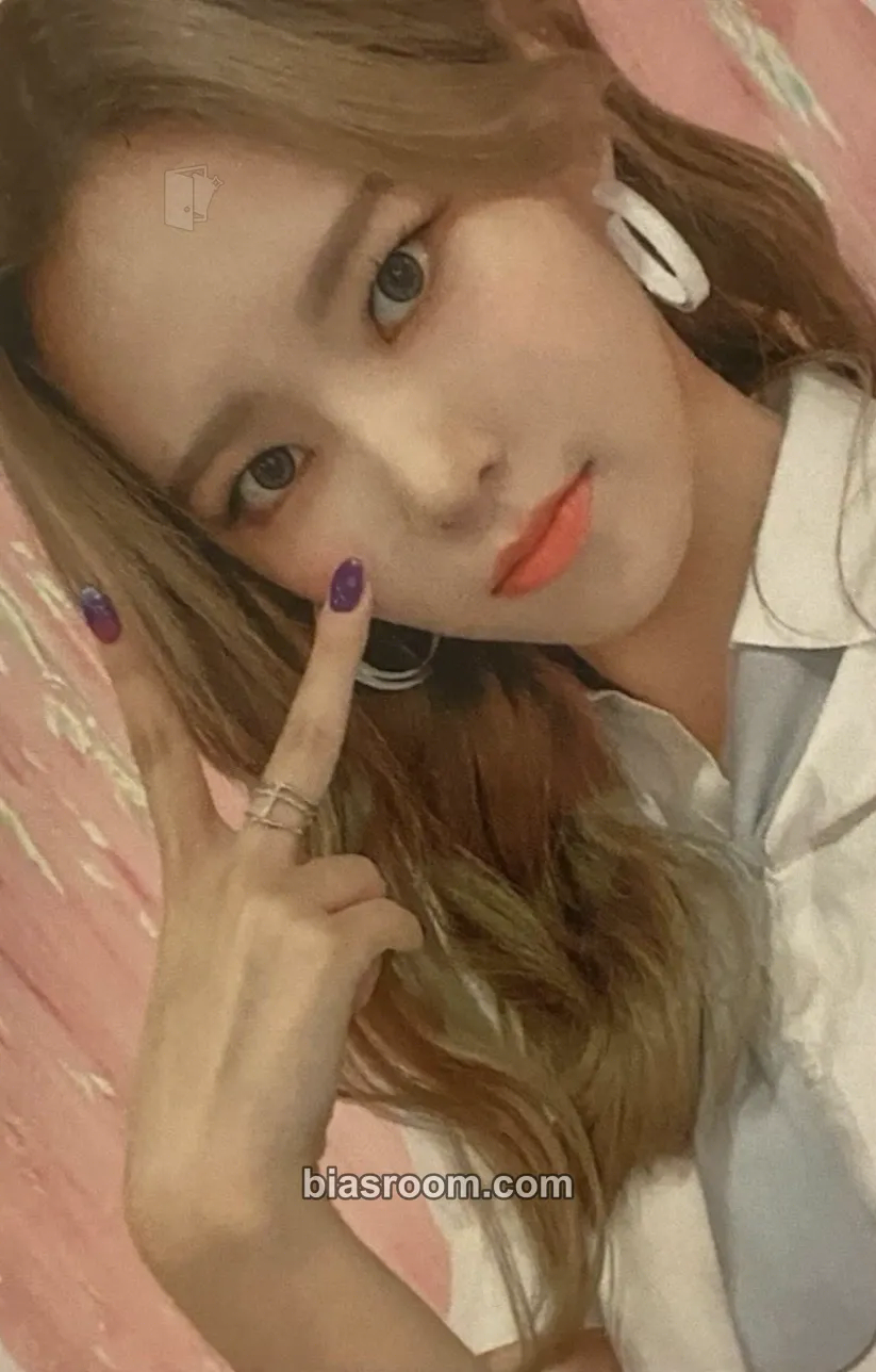 Monday Play Game : Holiday Photocard - Weeekly - Weeekly K-pop photocard