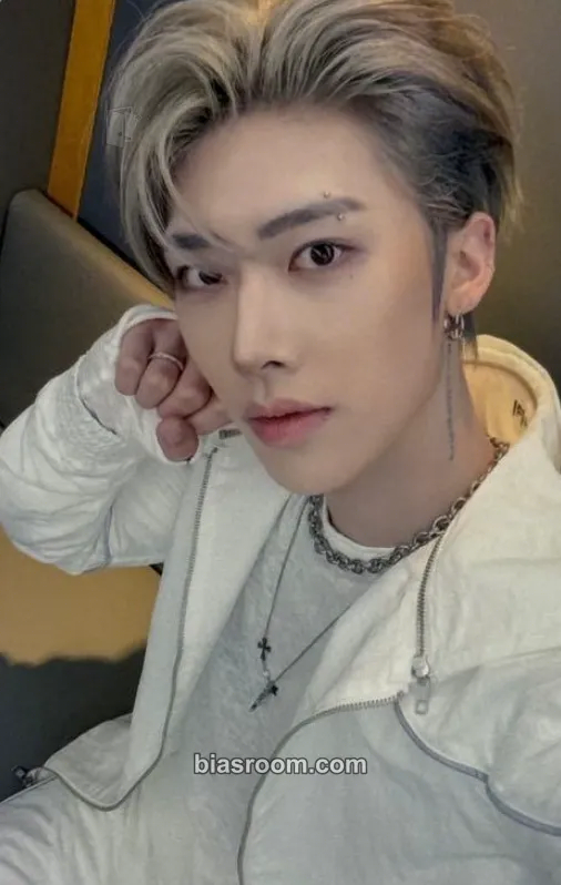 Ricky Sequence 01: Curiosity Photocard - AND2BLE - AND2BLE K-pop photocard