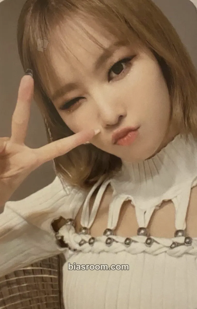 Monday Play Game : Awake Photocard - Weeekly - Weeekly K-pop photocard