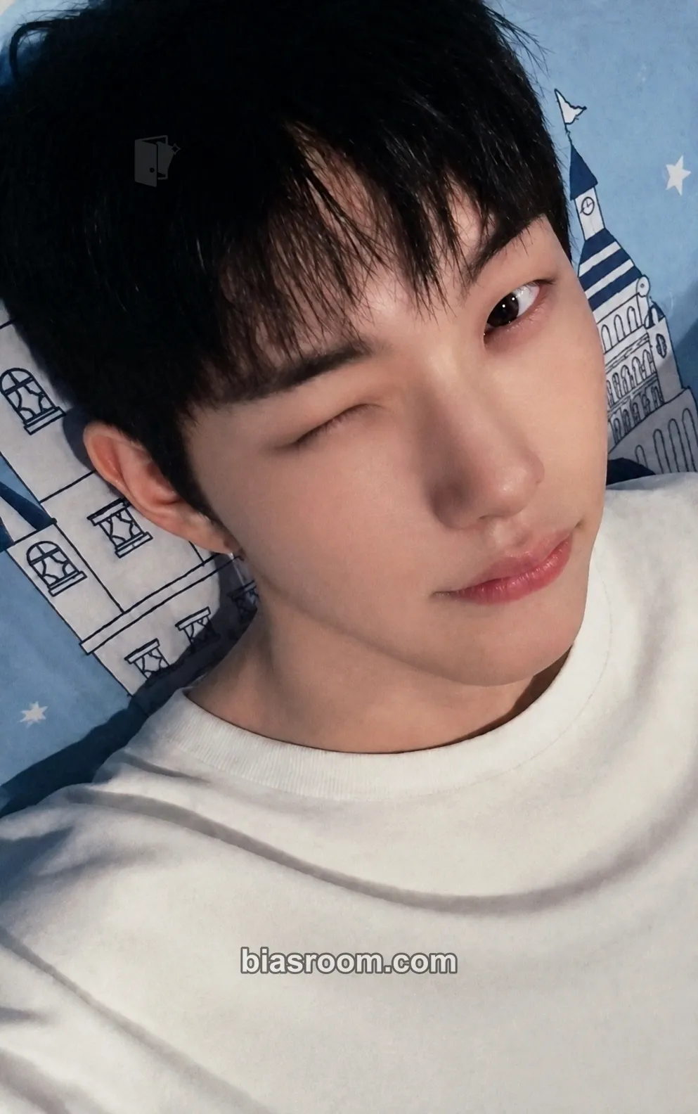 Seo Kyoungbae OVEREXPOSED Photocard - CLOSE YOUR EYES - CLOSE YOUR EYES K-pop photocard