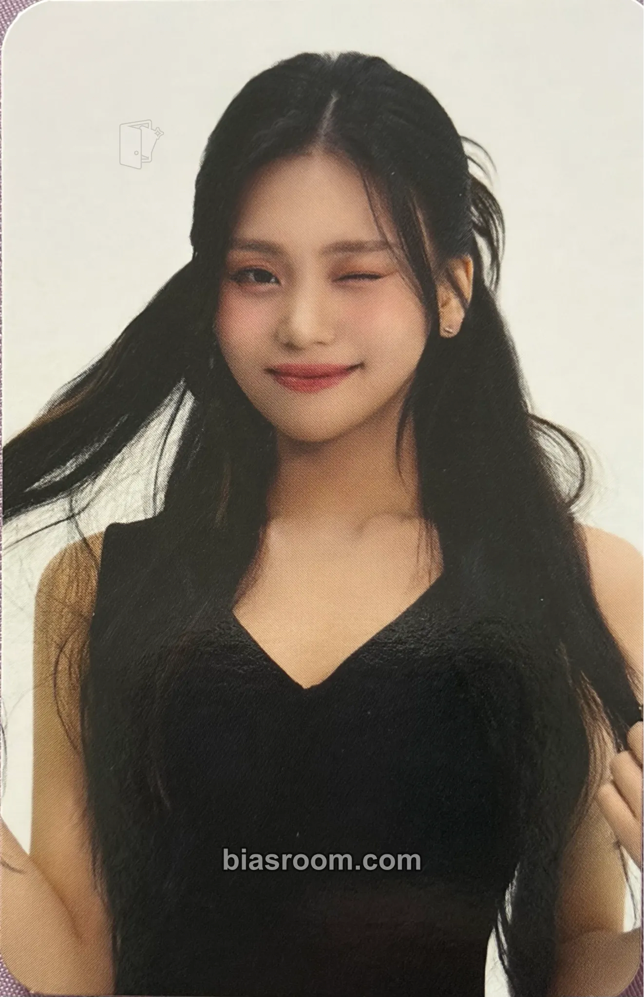 Umji 2024 VIVIZ World Tour ‘V.Hind : Love and Tears’ Photocard - VIVIZ - VIVIZ K-pop photocard