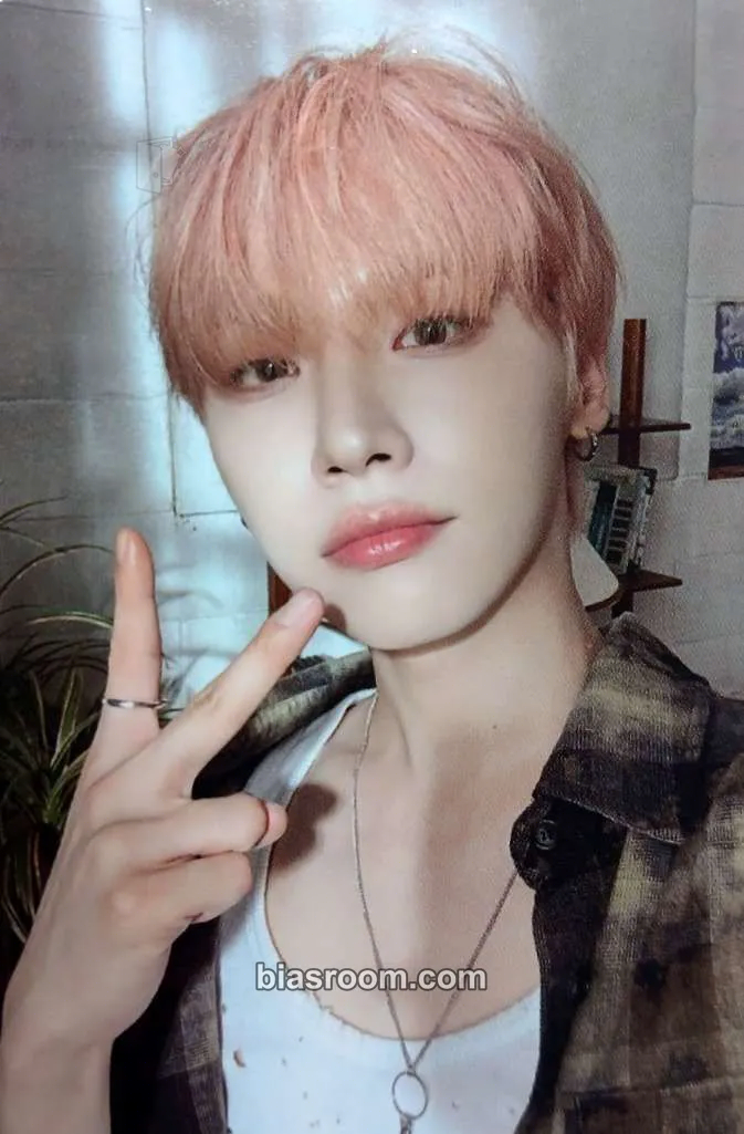 Woong BORN LIKE THIS Photocard - AB6IX - AB6IX K-pop photocard