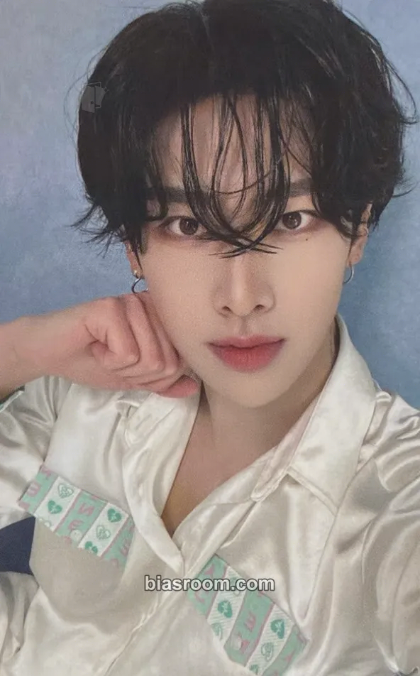 Ricky Blue Paradise Pop-up Store Photocard - ZEROBASEONE - ZEROBASEONE K-pop photocard