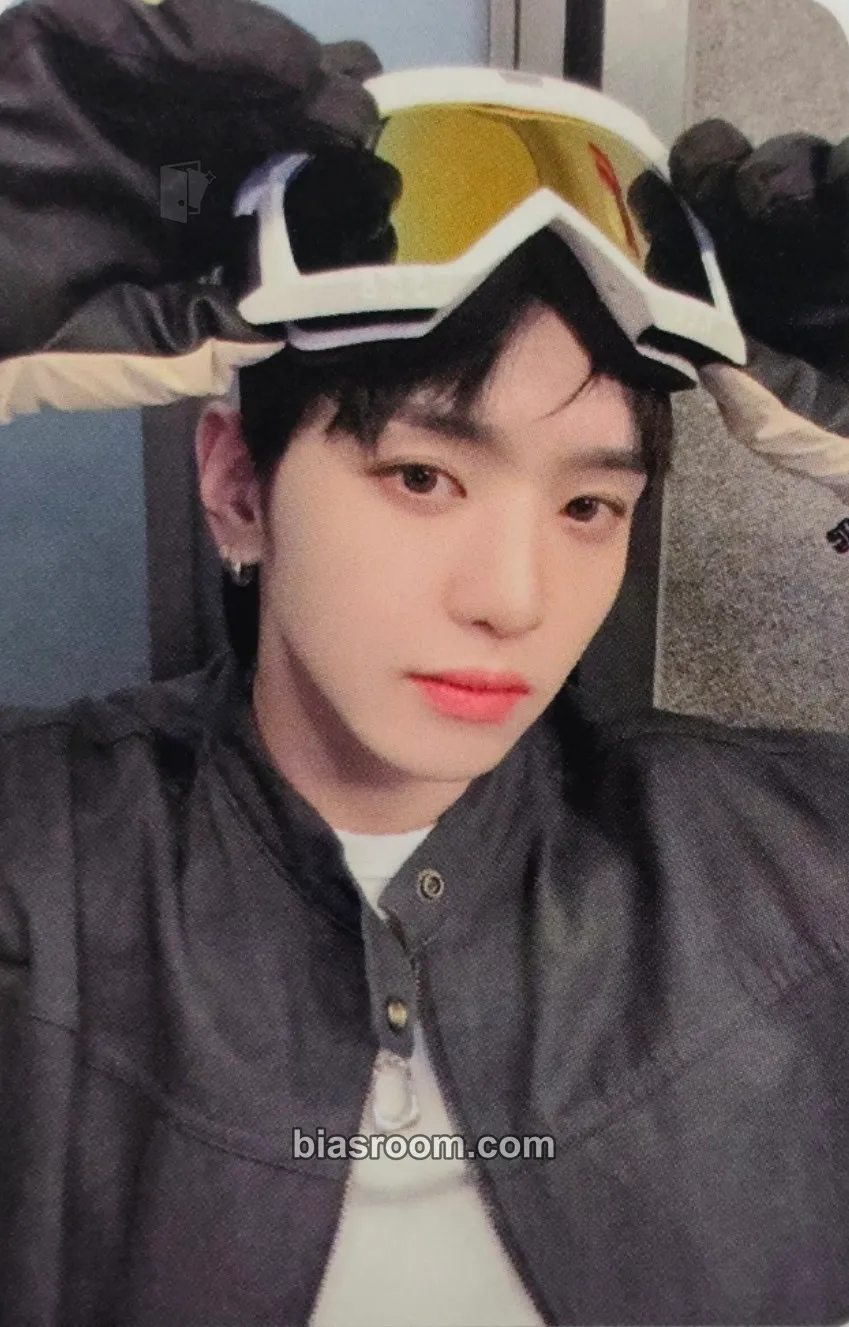 Yujun HOUSE OF TRICKY : WRECKING THE HOUSE Photocard - xikers - xikers K-pop photocard