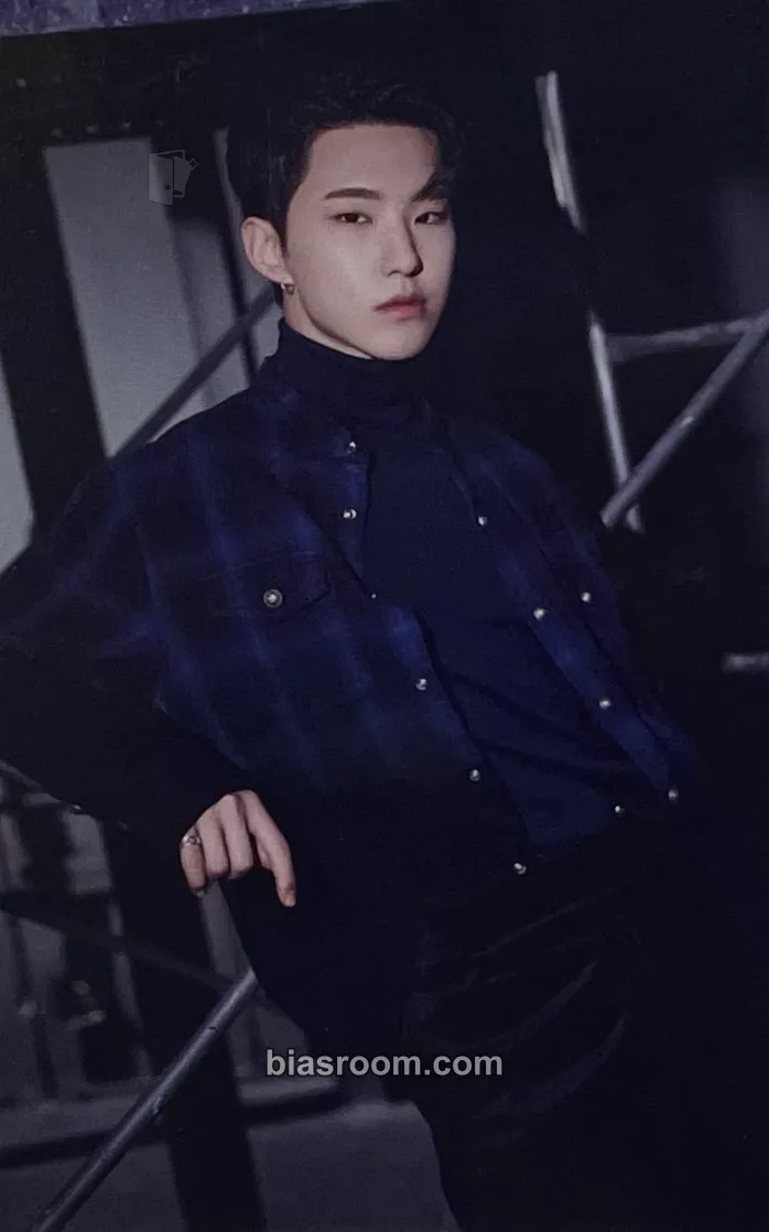 Hoshi 2021 Holiday Collection : Little Wishes Merch Photocard - SEVENTEEN - SEVENTEEN K-pop photocard