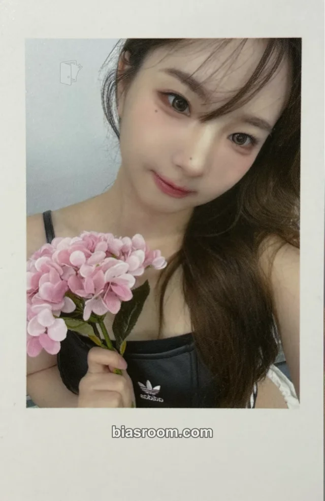 tripleS - Hayeon - Assemble25 Album withmuu polaroid