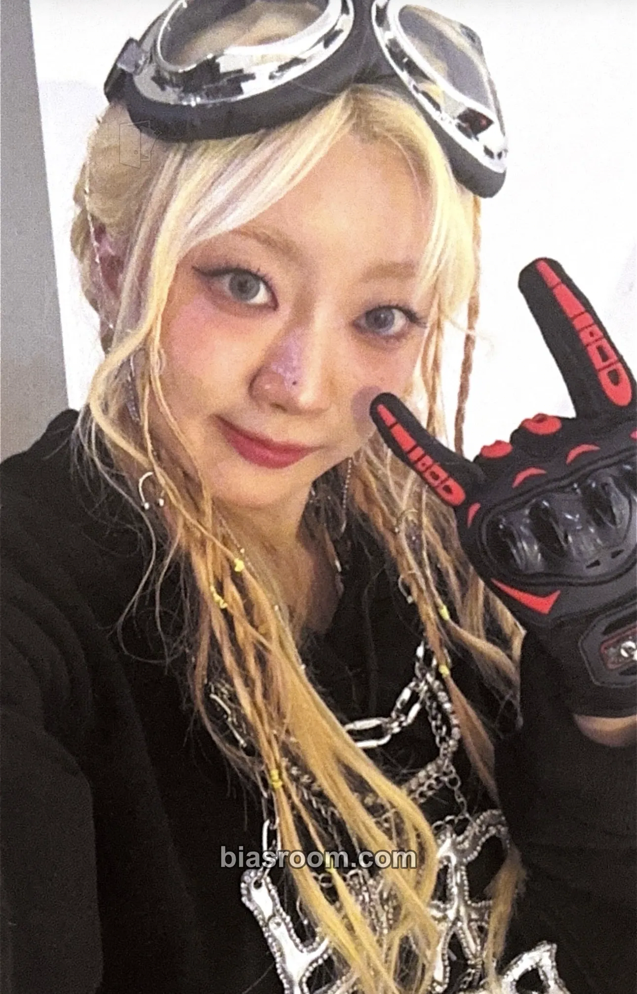 Karin KCON LA 2024 Photocard - Craxy - Craxy K-pop photocard