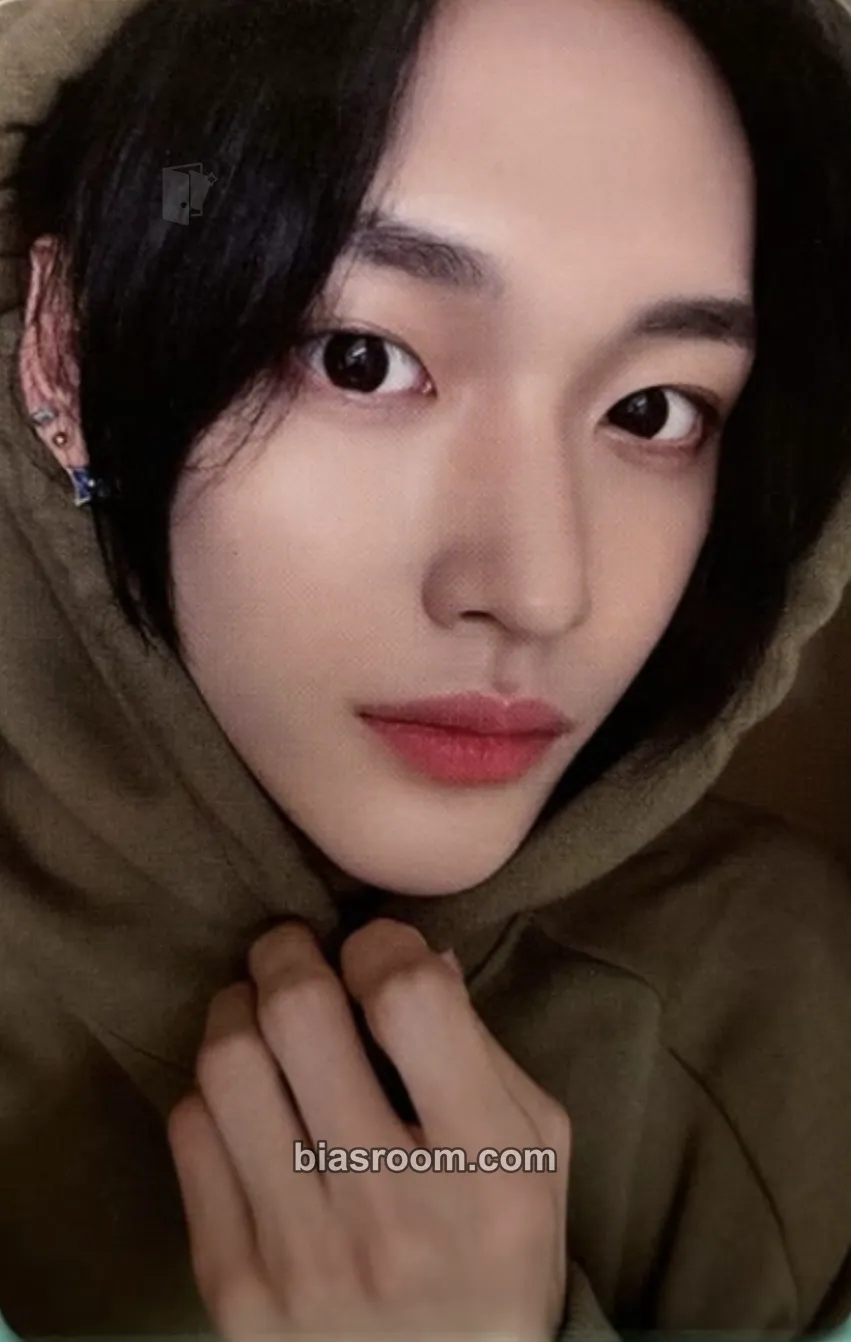 Wonbin RIIZE UP Pop-up Photocard - RIIZE - RIIZE K-pop photocard