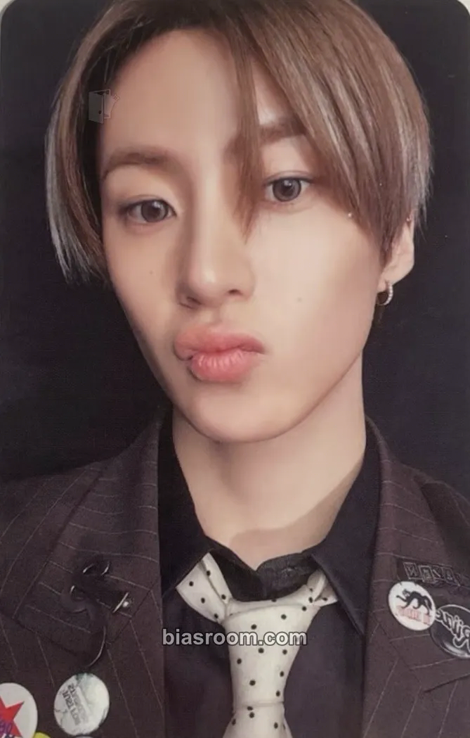 Anton On The Sing Street Pop-up Photocard - RIIZE - RIIZE K-pop photocard
