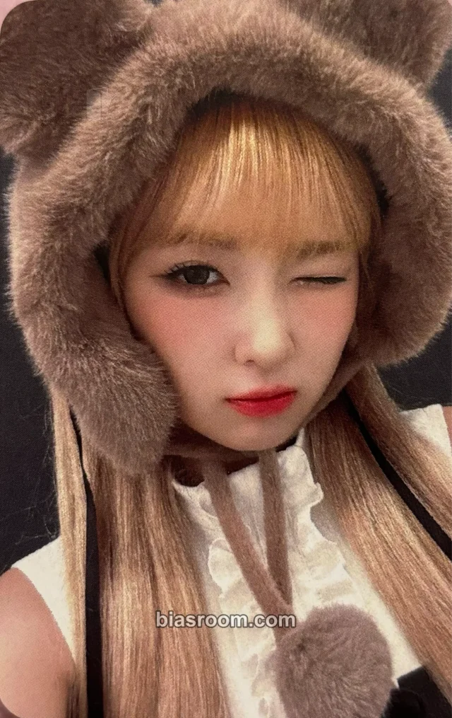MADEIN - MiU - Last Dance Album withmuu/withdrama fansign round 2 nemo version