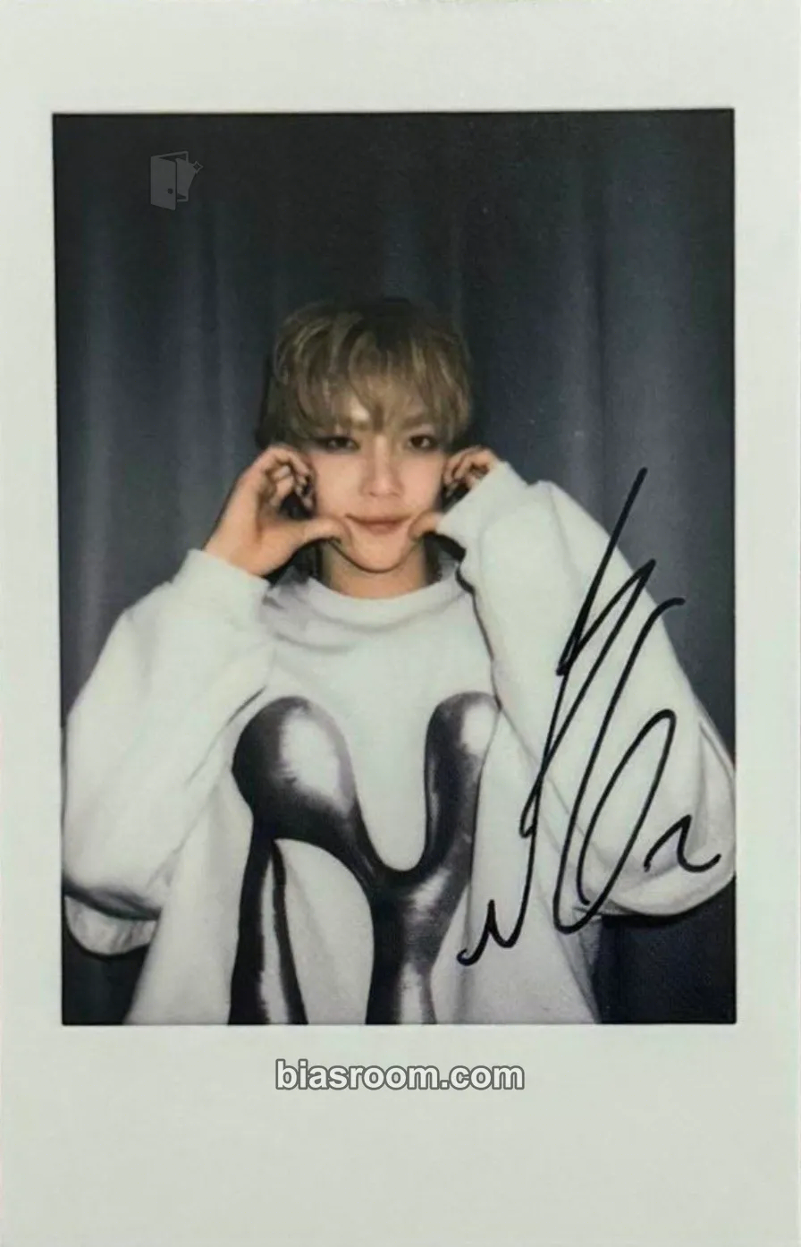 Nicholas Go in Blind - EP Photocard - &TEAM - &TEAM K-pop photocard