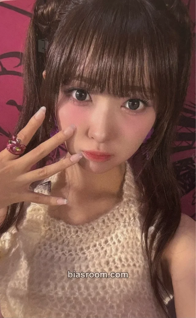 MADEIN - MiU - RISE Album album photocard