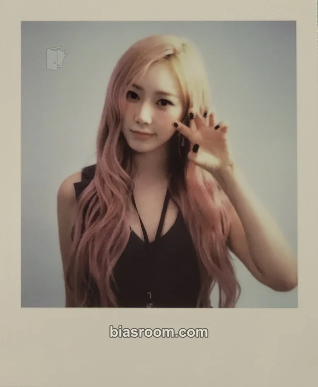 aespa - Giselle - Season's Greetings (2025) Other polaroid