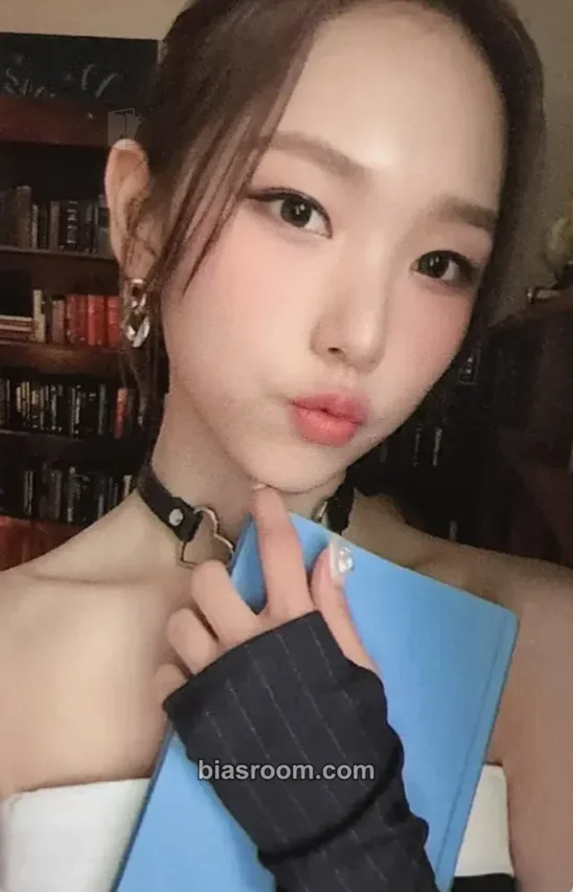 Huiyeon LIGHTSUM Into The Light K-pop photocard