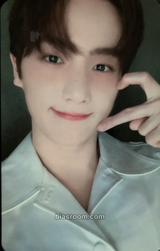 THE BOYZ - Hyunjae - Phantasy Pt. 3: Love Letter Album minirecord shop round 3 pob (pre-order benefit)