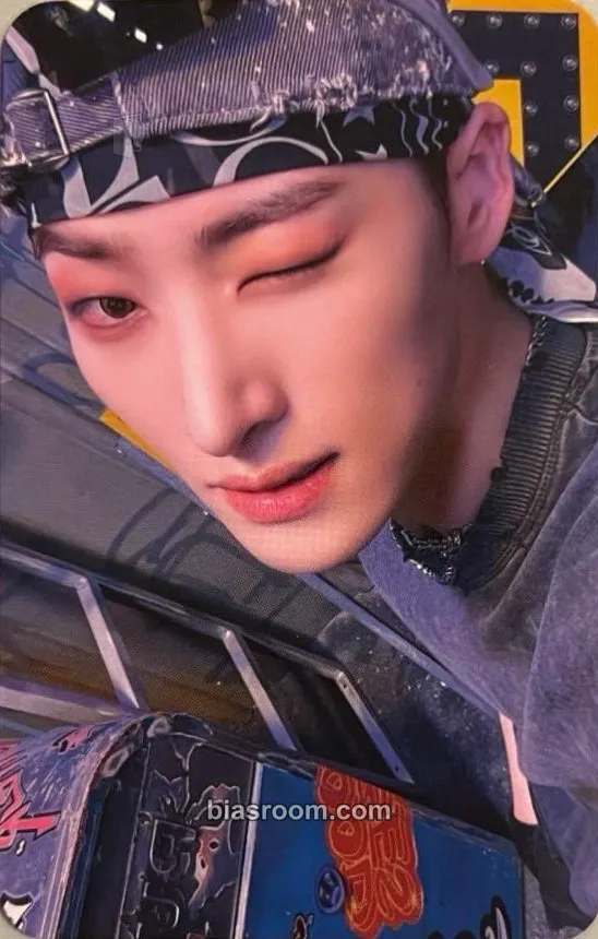 Youmin Smoke Point Photocard - ALL(H)OURS - ALL(H)OURS K-pop photocard