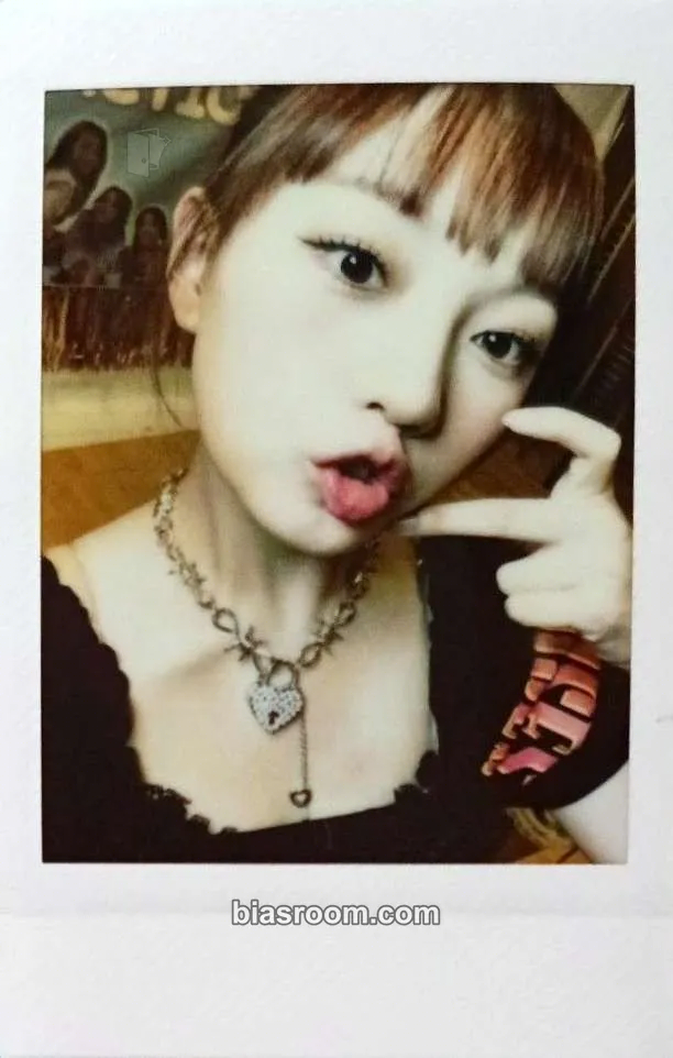 Sohee Flash Photocard - Rocket Punch - Rocket Punch K-pop photocard