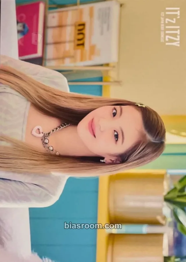 ITZY - Lia - IT’z ITZY Album trading card merch photocard non-standard size japan horizontal