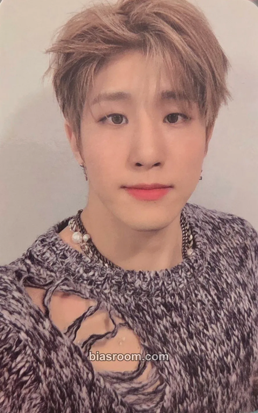 JinJin All Yours Photocard - ASTRO | Bias Room