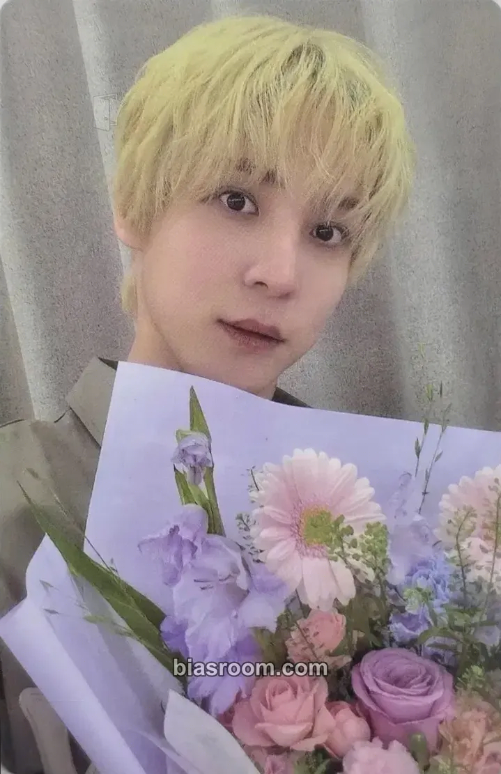 Yunho GOLDEN HOUR : Part.5 Photocard - ATEEZ - ATEEZ K-pop photocard