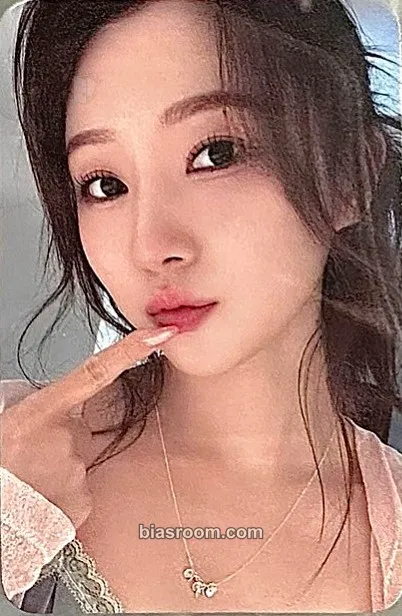 SuA Playlist #Your Youth Photocard - Dreamcatcher - Dreamcatcher K-pop photocard