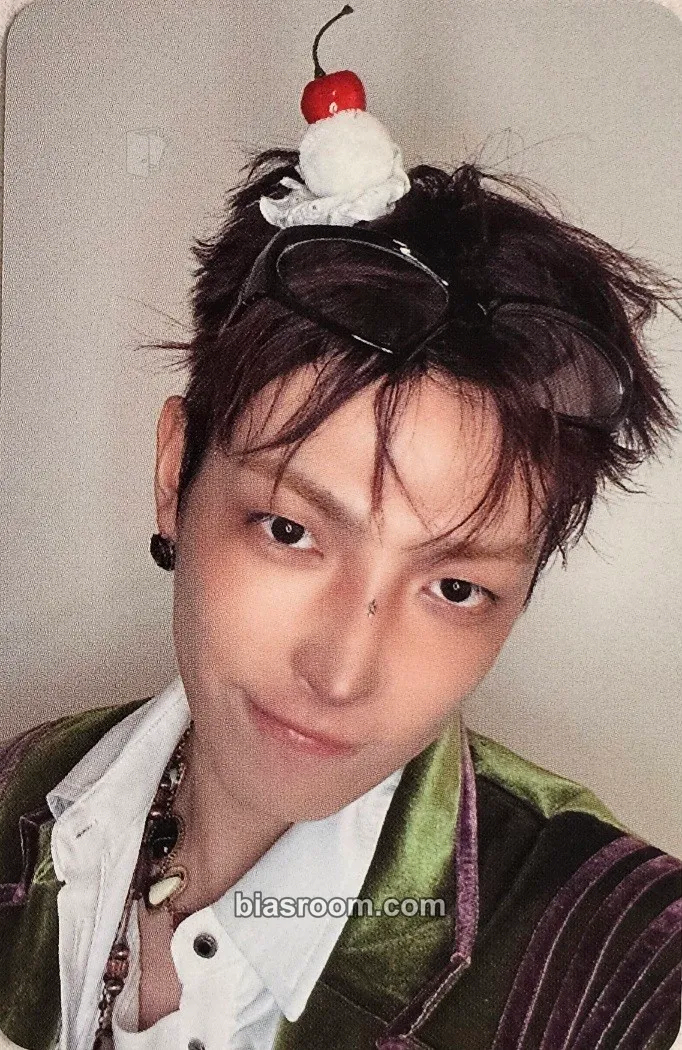 Hongjoong GOLDEN HOUR : Part.5 Photocard - ATEEZ - ATEEZ K-pop photocard