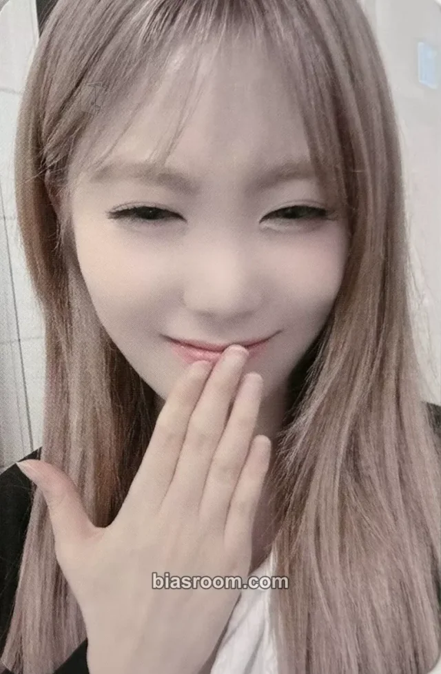 Latency - Haeun - LATE O’ CLOCK Album 1st music video call (fancall) round 3