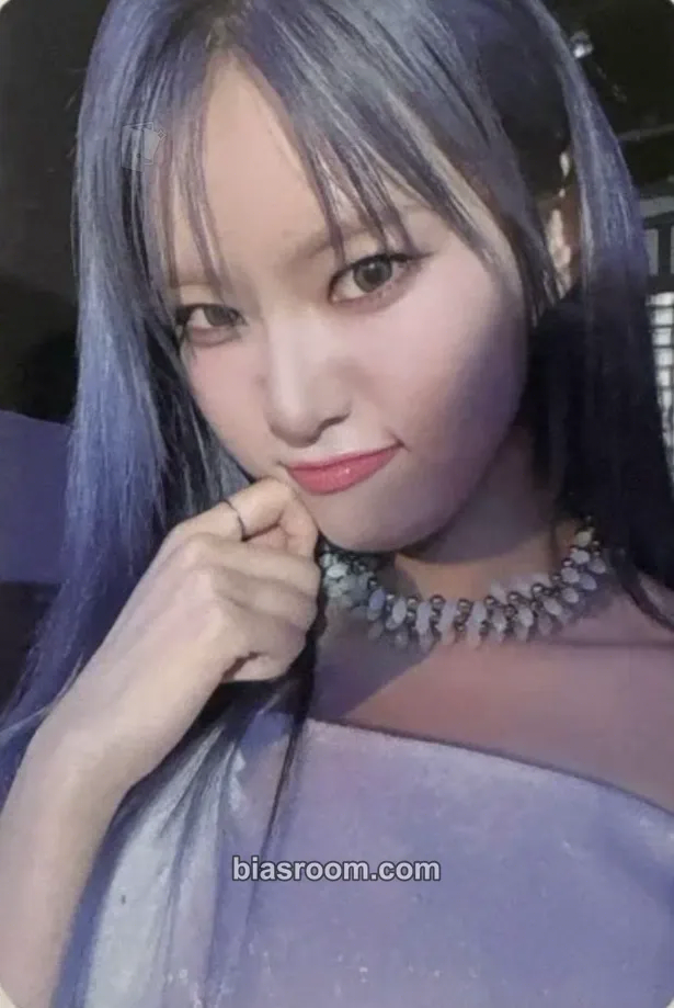 Monday Bliss Photocard - Weeekly - Weeekly K-pop photocard