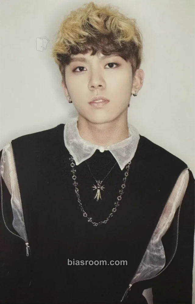 XENO-T - Gohn - Arario Album album photocard black version