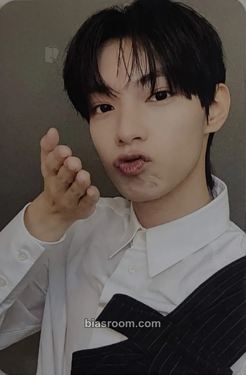 Chuei Li Yu 2026 Chuei Li Yu Encore Fan Meeting ‘Drawing Yu: Exhibition’ Photocard - FLARE U - FLARE U K-pop photocard