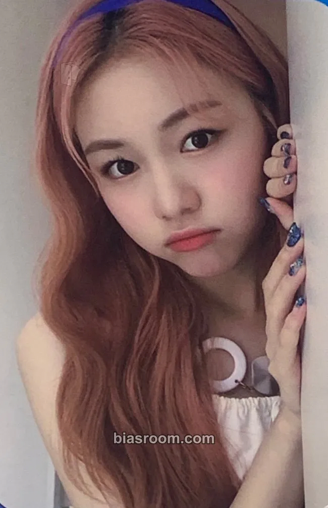 Dahyun Blue Punch Photocard - Rocket Punch - Rocket Punch K-pop photocard