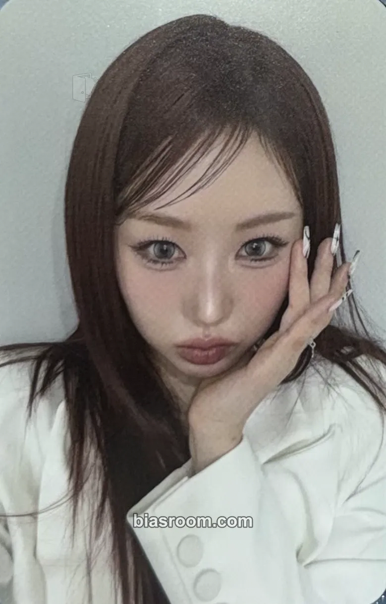 Liri Heart Byte : LEGACY Photocard - HEART OF WOMAN - HEART OF WOMAN K-pop photocard