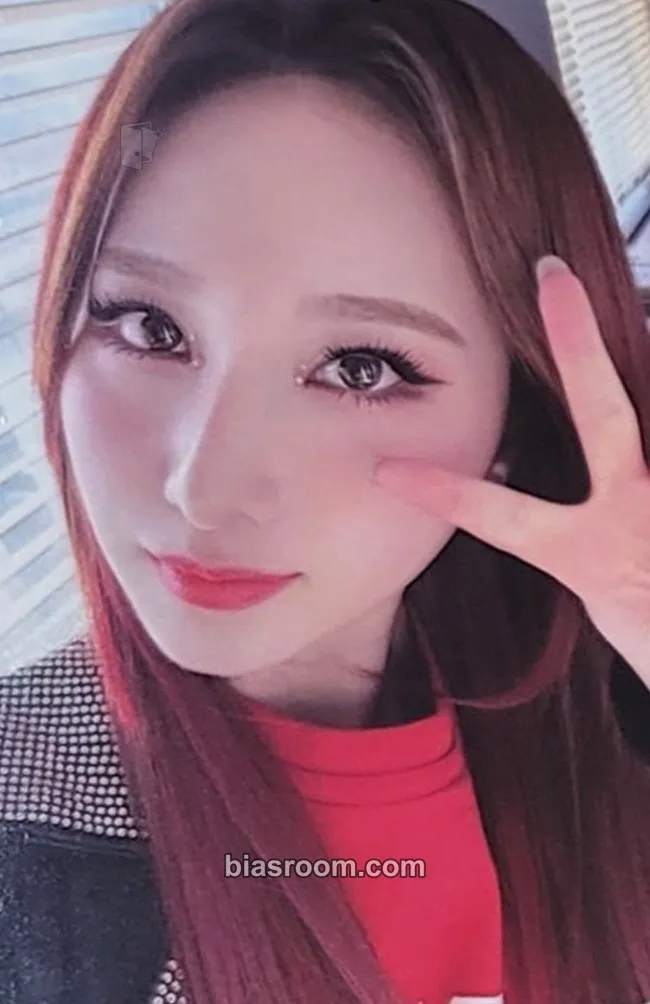 Juri Yellow punch Photocard - Rocket Punch - Rocket Punch K-pop photocard