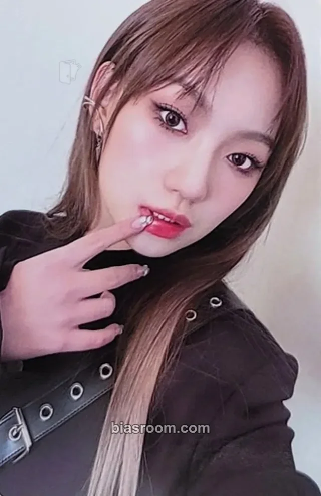 Rocket Punch - Sohee - Yellow punch Album mihwadang pob (pre-order benefit)
