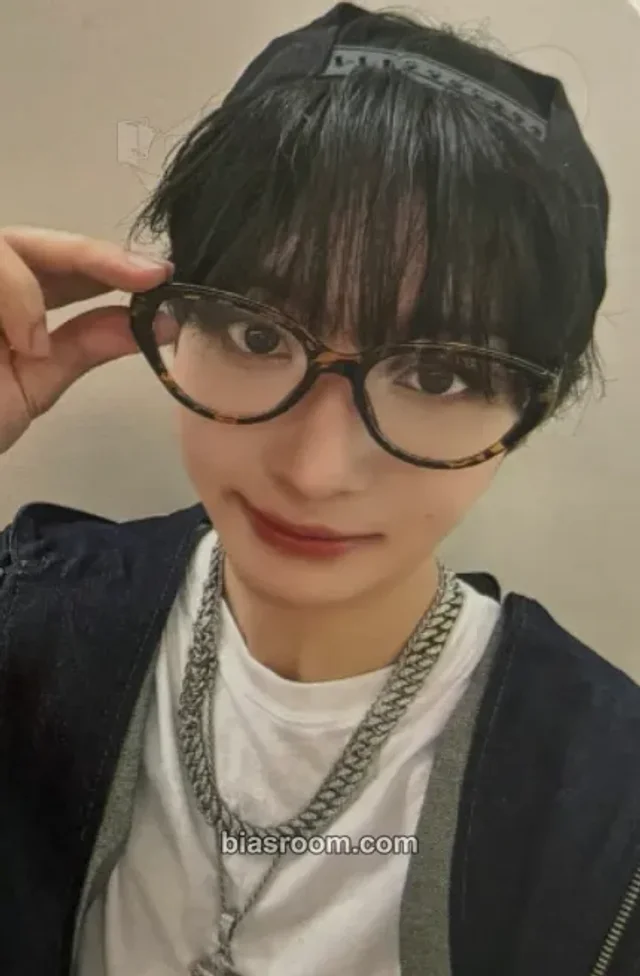 KickFlip - Donghwa - Kick Out, Flip Now! Album seein video call (fancall)