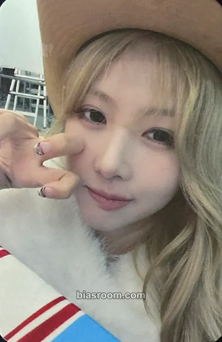 Yoohyeon Playlist #Your Youth Photocard - Dreamcatcher - Dreamcatcher K-pop photocard