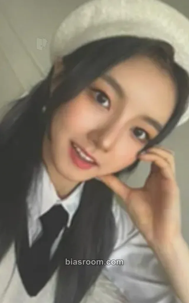 LIGHTSUM - Juhyeon - 2022 Season's Greetings Other photocard set selfie