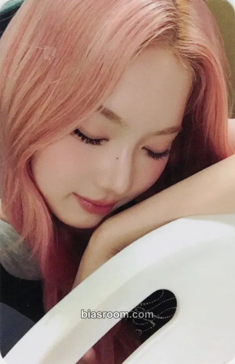 Isa 2:LOVE Photocard - STAYC - STAYC K-pop photocard